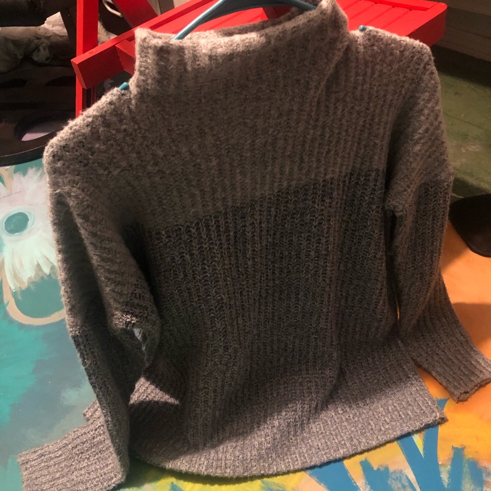 Sweater - Picture 3 of 6